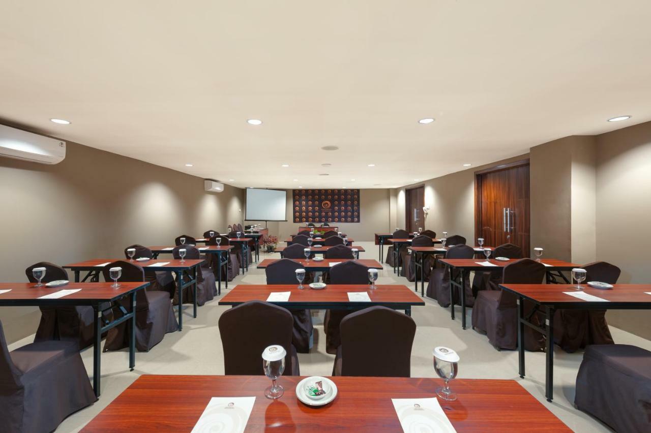 Nava Hotel Tawangmangu Zewnętrze zdjęcie